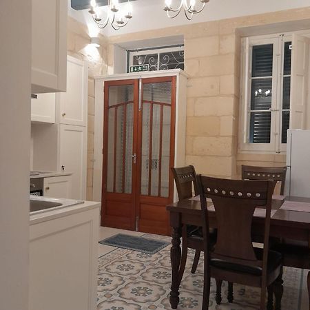 Charming Town House In Cospicua, Valperga Rooms Екстериор снимка