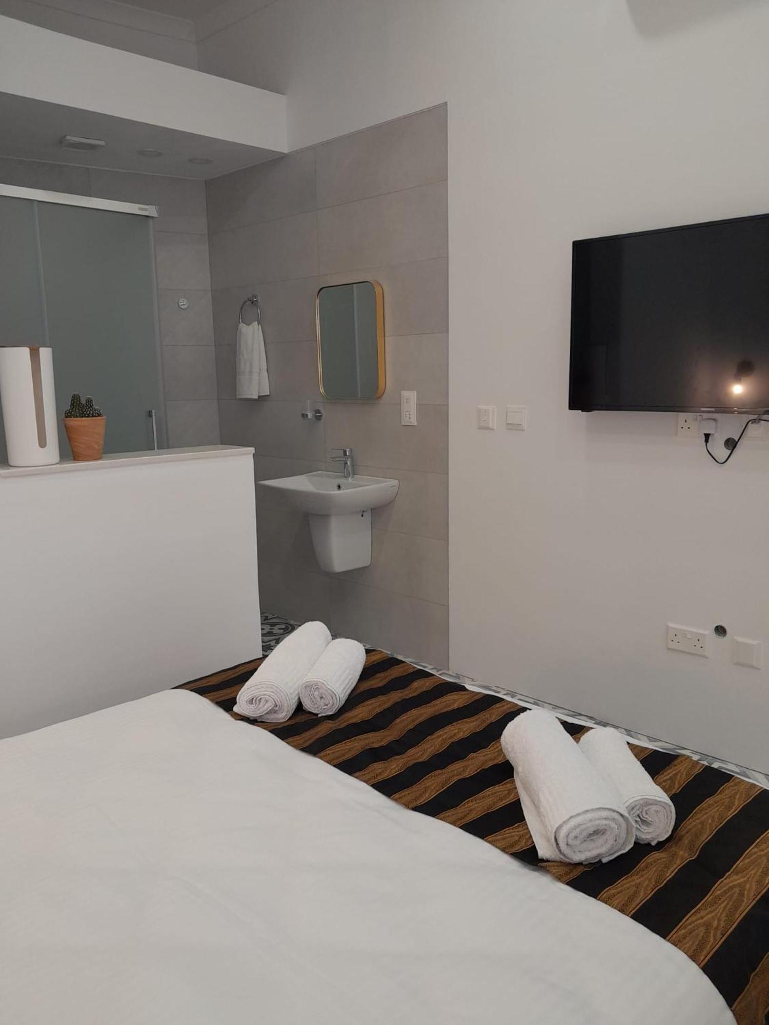 Charming Town House In Cospicua, Valperga Rooms Екстериор снимка