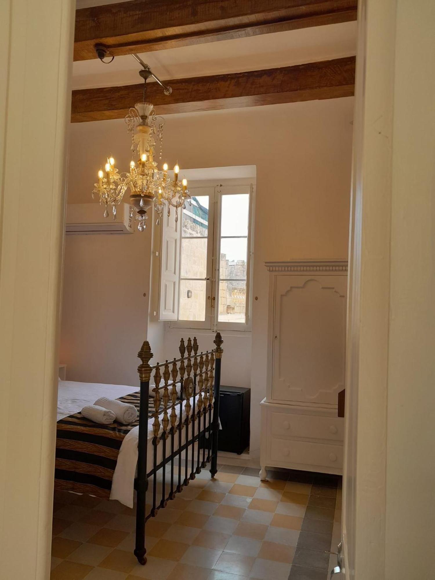 Charming Town House In Cospicua, Valperga Rooms Екстериор снимка