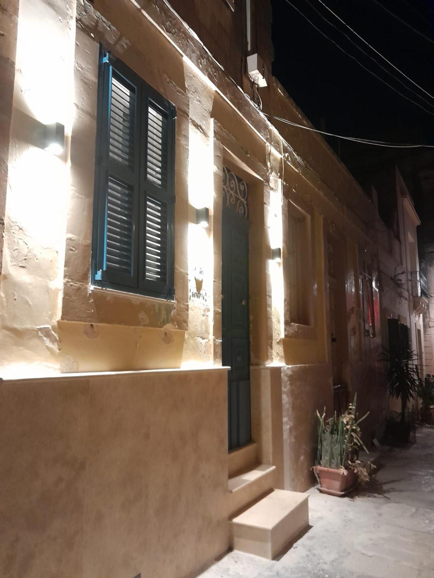 Charming Town House In Cospicua, Valperga Rooms Екстериор снимка